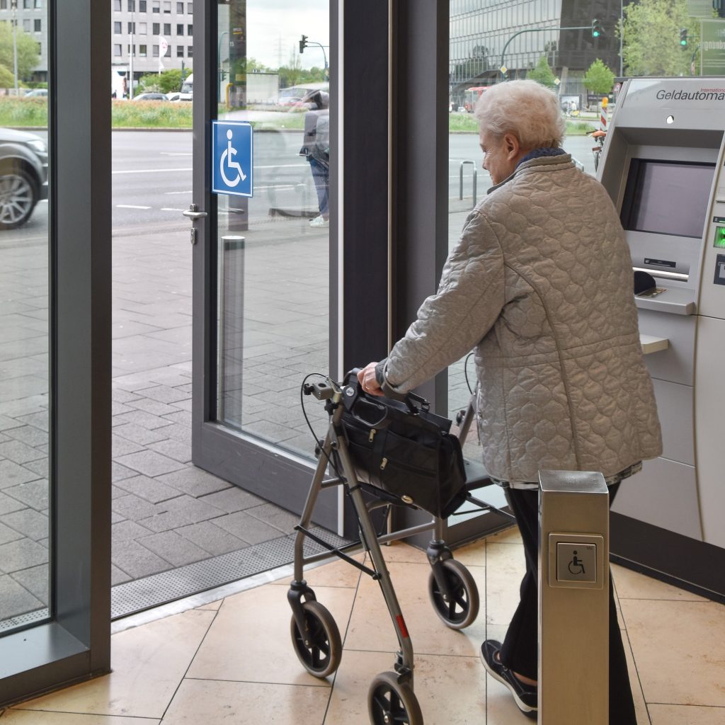 porte automatique ehpad